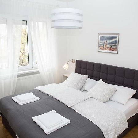 Deluxe Apartments Zagreb Buitenkant foto